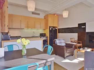 Photo #3: 421609196 Listing 