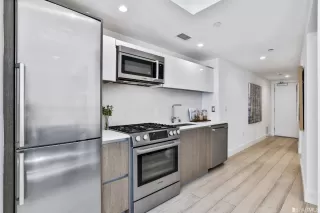 Photo #2: 422635062 Listing 