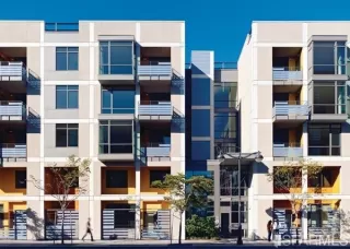 Photo #1: 422648864 Listing