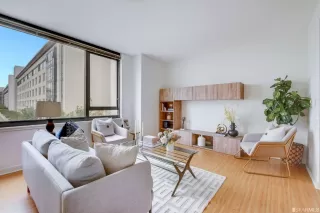 Photo #4: 422651620 Listing 
