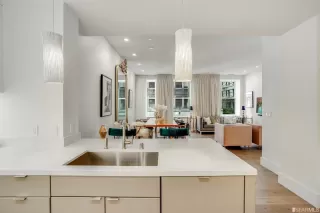 Photo #5: 422654795 Listing