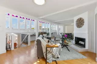 Photo #5: 422655226 Listing