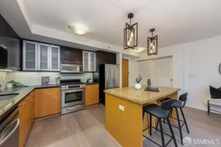 Photo #6: 422655491 Listing