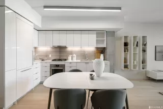 Photo #4: 422657764 Listing