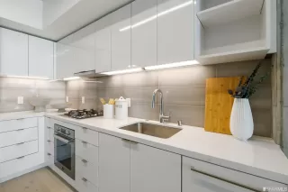 Photo #6: 422657764 Listing