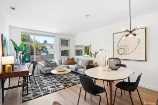 Photo #1: 422663354 Listing 