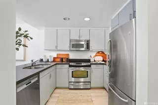 Photo #4: 422663354 Listing 