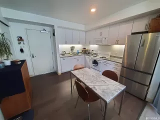 Photo #2: 422667616 Listing