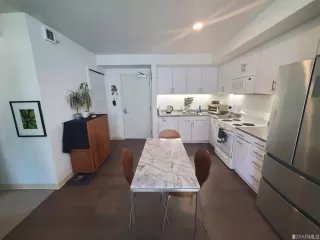 Photo #3: 422667616 Listing