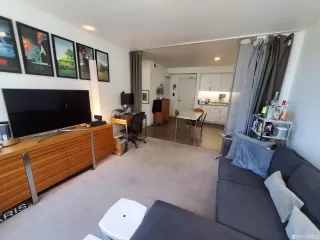 Photo #5: 422667616 Listing