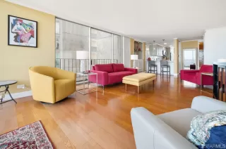 Photo #4: 422667829 Listing