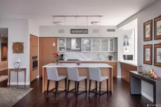 Photo #3: 422667924 Listing