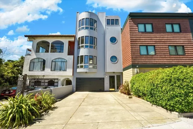 MLS: 422668827 Condo For Sale