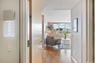 Photo #6: 422671689 Listing