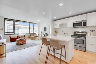 Photo #1: 422672381 Listing 