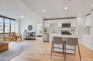 Photo #6: 422672381 Listing 