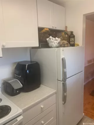 Photo #5: 422673114 Listing