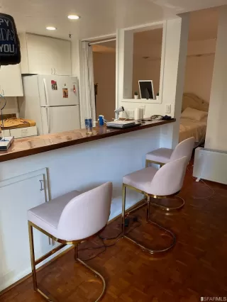 Photo #2: 422676127 Listing