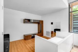 Photo #5: 422677158 Listing 