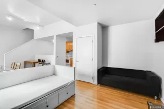 Photo #6: 422677158 Listing 