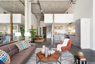 Photo #1: 422678544 Listing