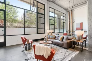 Photo #5: 422678544 Listing