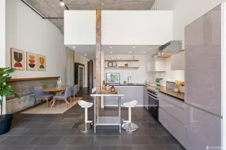 Photo #6: 422678544 Listing