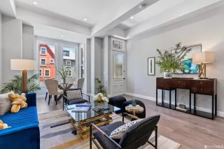 Photo #4: 422681506 Listing