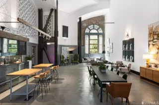 Photo #1: 422681754 Listing 