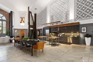 Photo #4: 422681754 Listing 