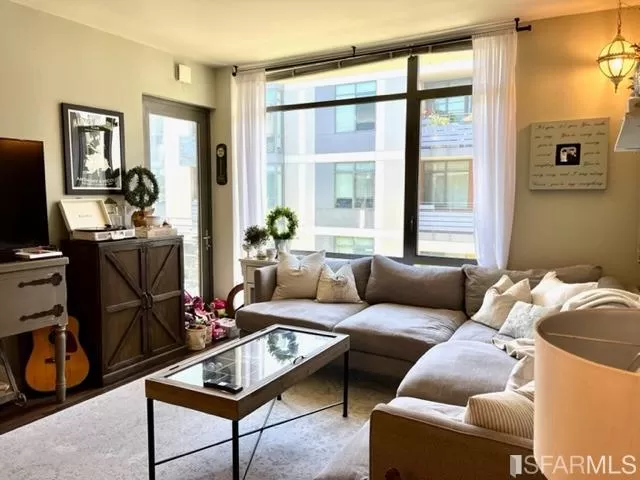 MLS: 422683921 Condo For Sale