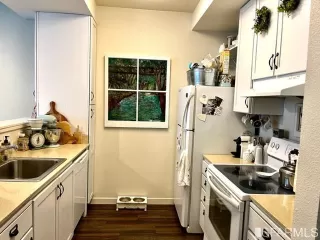 Photo #5: 422683921 Listing 