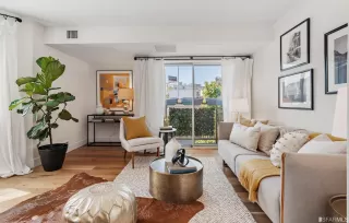 Photo #3: 422684947 Listing