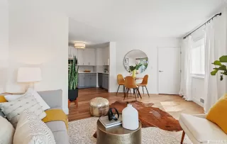 Photo #6: 422684947 Listing