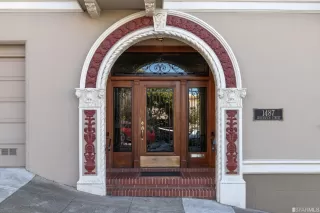 Photo #2: 422685020 Listing 