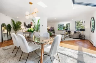 Photo #1: 422685318 Listing 