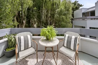 Photo #3: 422685318 Listing 