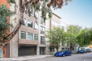 Photo #1: 422685403 Listing