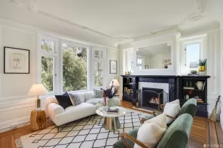 Photo #4: 422686290 Listing 