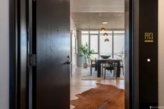 Photo #2: 422689206 Listing 