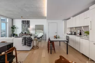 Photo #3: 422689206 Listing 