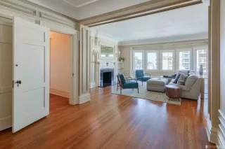 Photo #6: 422690070 Listing