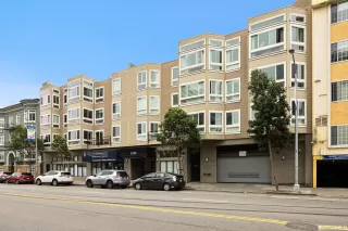 Photo #4: 422690735 Listing