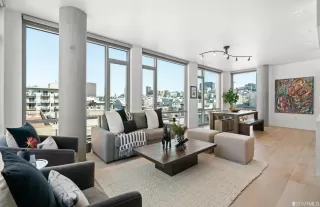 Photo #1: 422693312 Listing