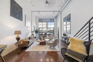 Photo #1: 422693497 Listing