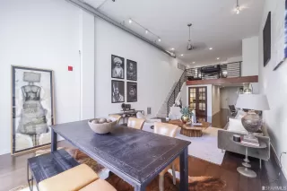 Photo #4: 422693497 Listing