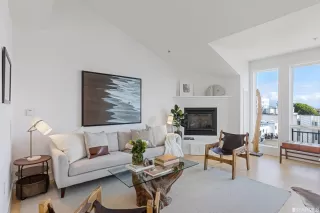 Photo #3: 422694025 Listing