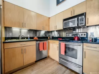 Photo #6: 422695840 Listing