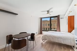 Photo #3: 422696036 Listing