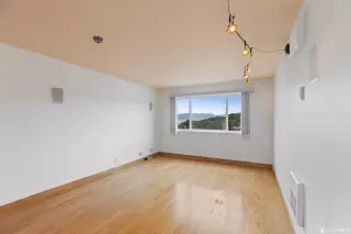 Photo #2: 422696046 Listing